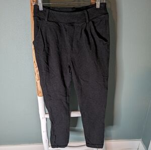 Lululemon joggers size 4